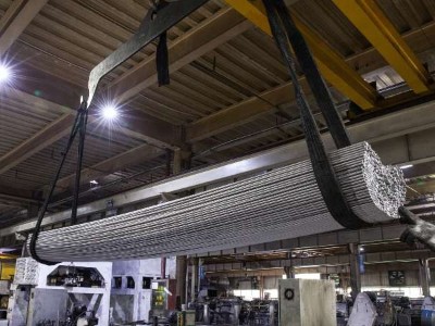 304不鏽鋼能被磁鐵吸住嗎？