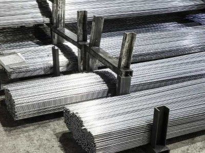 不鏽鋼黑皮棒和光亮棒的區别