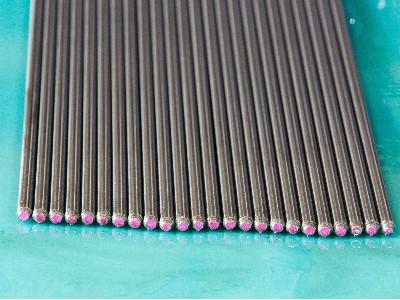 同一金屬專注研磨工藝生産高光潔度430不鏽鋼棒